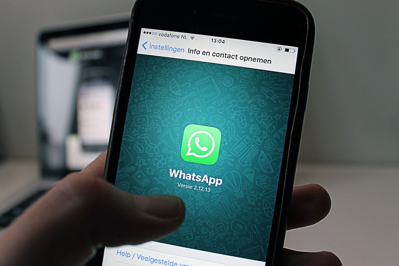 Ciberdelincuentes hackean WhatsApp con el buz n de voz c mo