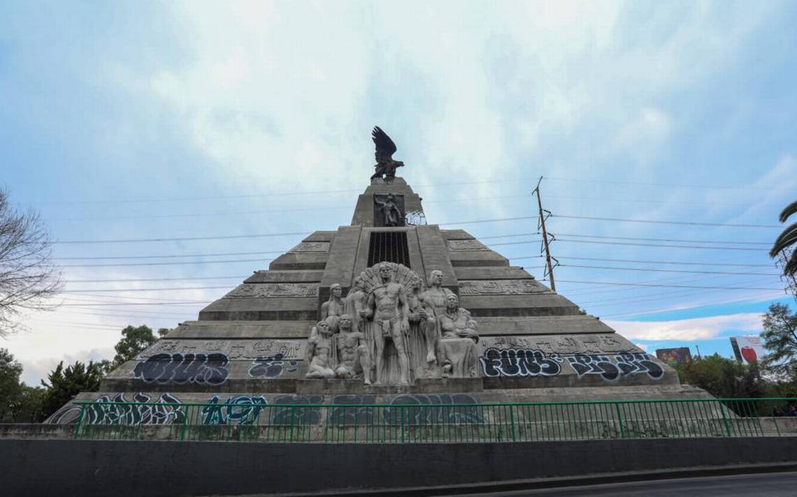Monumento a La Raza luce más abandonado que nunca